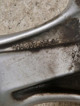 Load image into Gallery viewer, 1x Alufelge 17 Zoll 8.5" 5x130 50ET 99636212605 Porsche 911 996 Rim Wheel FEL5080657950sq