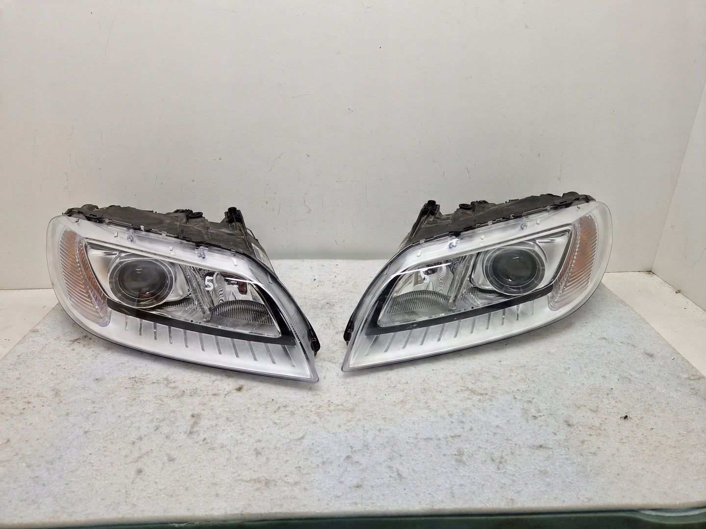 Frontscheinwerfer Volvo S80 II V70 31420013 31420014 Rechts oder Links