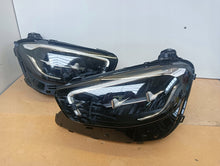 Laden Sie das Bild in den Galerie-Viewer, Frontscheinwerfer Mercedes-Benz A2139060805 A2139060705 LED Rechts oder Links