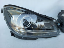 Laden Sie das Bild in den Galerie-Viewer, Frontscheinwerfer Mercedes-Benz W204 A2048204339 A2048204439 Xenon Ein Satz SCH8602809051rw