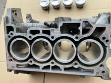 Laden Sie das Bild in den Galerie-Viewer, Motorblock Renault Megane III H5F408 1.2 TCE Benzin Unkomplett
