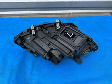 Laden Sie das Bild in den Galerie-Viewer, Frontscheinwerfer Mercedes-Benz A2469066901 LED Ein Stück (Rechts oder Links) SCH4578006127he