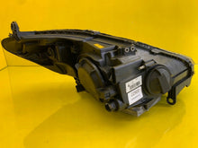Laden Sie das Bild in den Galerie-Viewer, Frontscheinwerfer Maserati I 215798 Xenon Links Scheinwerfer Headlight SCH6321497267dr
