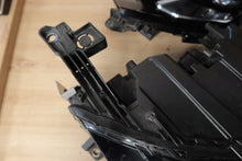 Laden Sie das Bild in den Galerie-Viewer, Frontscheinwerfer Opel Mokka 9834016880 Ein Satz Scheinwerfer Headlight SCH2173308470nw