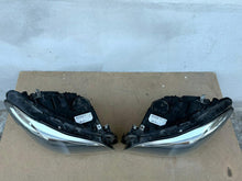 Laden Sie das Bild in den Galerie-Viewer, Frontscheinwerfer BMW F11 F10 7317131 7317132 Xenon Ein Satz Headlight