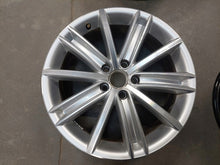 Laden Sie das Bild in den Galerie-Viewer, 1x Alufelge 18 Zoll 7.0" 5x112 43ET 5N0601025AF VW Tiguan Rim Wheel FEL5891378902qv