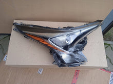 Laden Sie das Bild in den Galerie-Viewer, Frontscheinwerfer Toyota Prius Full LED Ein Stück (Rechts oder Links) Headlight SCH6478657631ls
