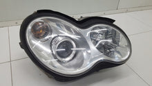 Load image into Gallery viewer, Frontscheinwerfer Mercedes-Benz W203 A2038203659 Rechts Scheinwerfer Headlight SCH5346527750oi
