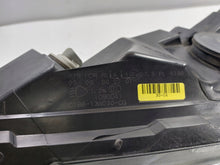 Laden Sie das Bild in den Galerie-Viewer, Frontscheinwerfer Ford Fiesta C1BB-13W030-CG Ein Stück (Rechts oder Links) SCH9884938741kd