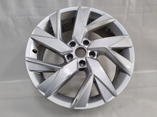 Laden Sie das Bild in den Galerie-Viewer, 1x Alufelge 18 Zoll 7.0" 5x112 43ET Glanz Silber 5NA601025AD VW Tiguan Rim Wheel FEL2156087883go