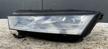 Laden Sie das Bild in den Galerie-Viewer, Frontscheinwerfer Skoda Octavia IV 5E4941015A LED Links Scheinwerfer Headlight SCH5479528551za