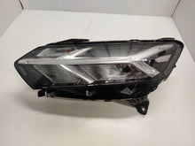 Laden Sie das Bild in den Galerie-Viewer, Frontscheinwerfer Dacia Sandero III Logan 260606033R LED Links Headlight