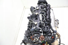 Load image into Gallery viewer, Motor Volvo V70 D5244T14 2.4 175PS 129kW 195TKm Benzin Engine Komplett MOT9480075424xb