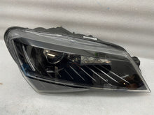 Laden Sie das Bild in den Galerie-Viewer, Frontscheinwerfer Skoda Superb III 3V1941016B Xenon Rechts Headlight