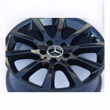 Laden Sie das Bild in den Galerie-Viewer, 1x Alufelge 17 Zoll 7.5&quot; 5x112 47ET A2044018002 Mercedes-Benz Rim Wheel