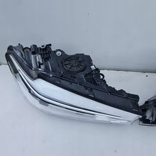 Laden Sie das Bild in den Galerie-Viewer, Frontscheinwerfer BMW G31 G30 8499122 8499121 Ein Satz Scheinwerfer Headlight SCH1682872308bi
