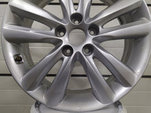 Load image into Gallery viewer, 1x Alufelge 18 Zoll 6.5&quot; 5x114.3 48ET Glanz Silber 52910-2S310 Hyundai Tucson