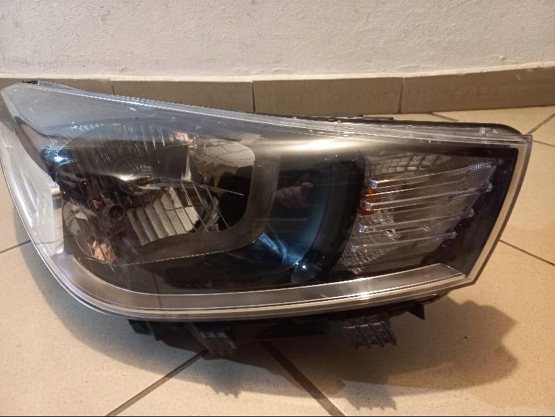 Frontscheinwerfer Kia Rio Rechts Scheinwerfer Headlight SCH1050410667li