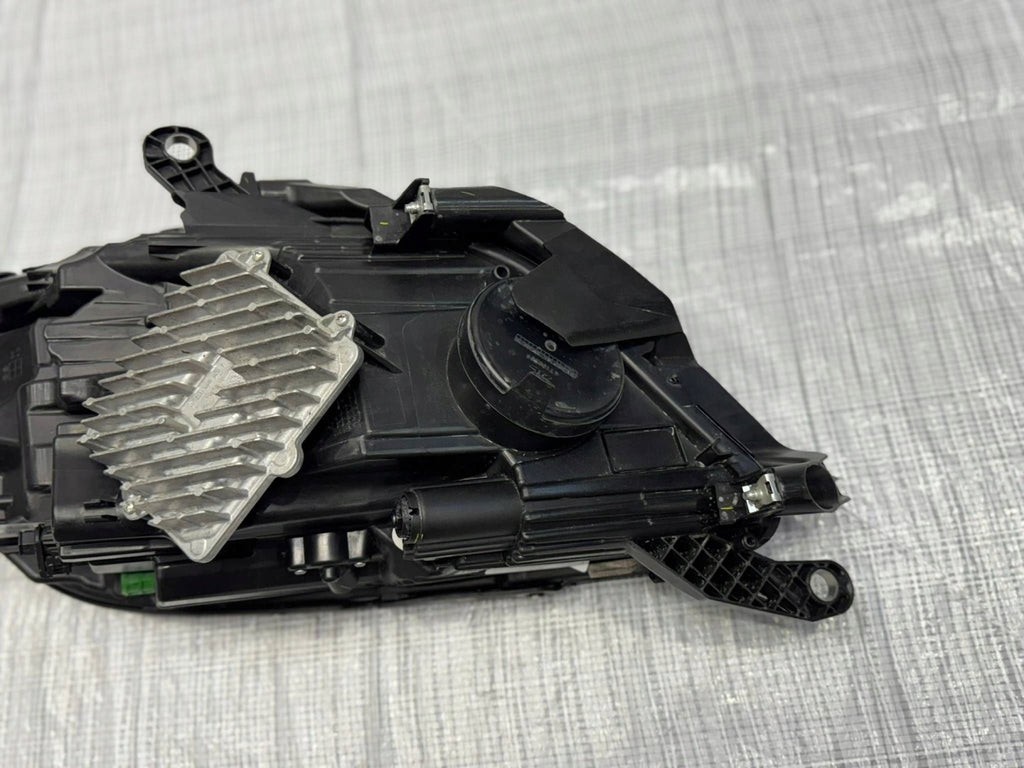 Frontscheinwerfer Maserati I 06701588610 Rechts Scheinwerfer Headlight SCH5321871113ya