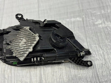 Laden Sie das Bild in den Galerie-Viewer, Frontscheinwerfer Maserati I 06701588610 Rechts Scheinwerfer Headlight SCH5321871113ya
