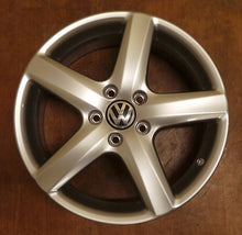 Load image into Gallery viewer, 1x Alufelge 17 Zoll 7.0" 5x112 54ET Silber 1K0601025AE VW Golf V Rim Wheel FEL6718282794ma