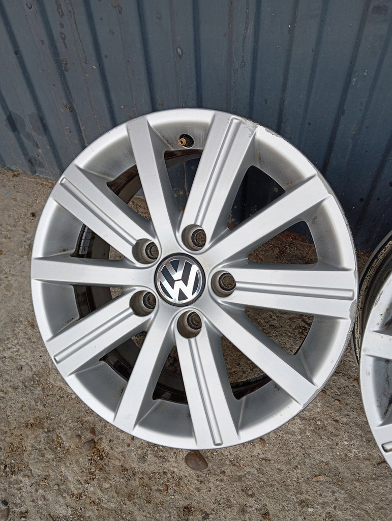 4x Alufelge 15 Zoll 6.5" 5x112 50ET Glanz Silber 5K0601025J Seat Touran