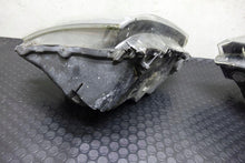 Laden Sie das Bild in den Galerie-Viewer, Frontscheinwerfer Opel Meriva A 13196027 Ein Satz Scheinwerfer Headlight SCH5662401036zw