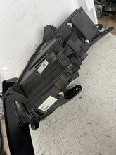 Laden Sie das Bild in den Galerie-Viewer, Frontscheinwerfer Dacia Sandero III 260601750R Links Scheinwerfer Headlight SCH8089489009ss