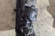Load image into Gallery viewer, Frontscheinwerfer Volvo V70 II S60 I 8659611 Rechts Scheinwerfer Headlight SCH3807762066ve