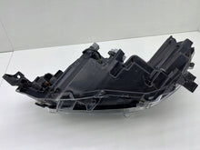 Laden Sie das Bild in den Galerie-Viewer, Frontscheinwerfer Toyota Hilux VIII RCD25398 Rechts Scheinwerfer Headlight SCH5851306413du