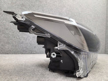 Laden Sie das Bild in den Galerie-Viewer, Frontscheinwerfer Toyota Yaris Cross 0D-312 LED Rechts Scheinwerfer Headlight SCH1539734680oq