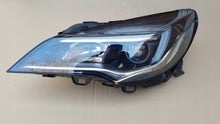 Laden Sie das Bild in den Galerie-Viewer, Frontscheinwerfer Opel Astra 39158005 Links Scheinwerfer Headlight SCH9052345758rw