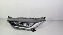 Laden Sie das Bild in den Galerie-Viewer, Frontscheinwerfer Toyota IV Yaris 12914723984 Links Scheinwerfer Headlight SCH6911028045yy