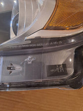 Laden Sie das Bild in den Galerie-Viewer, Frontscheinwerfer Ford 209620 Links Scheinwerfer Headlight SCH4498786474cf
