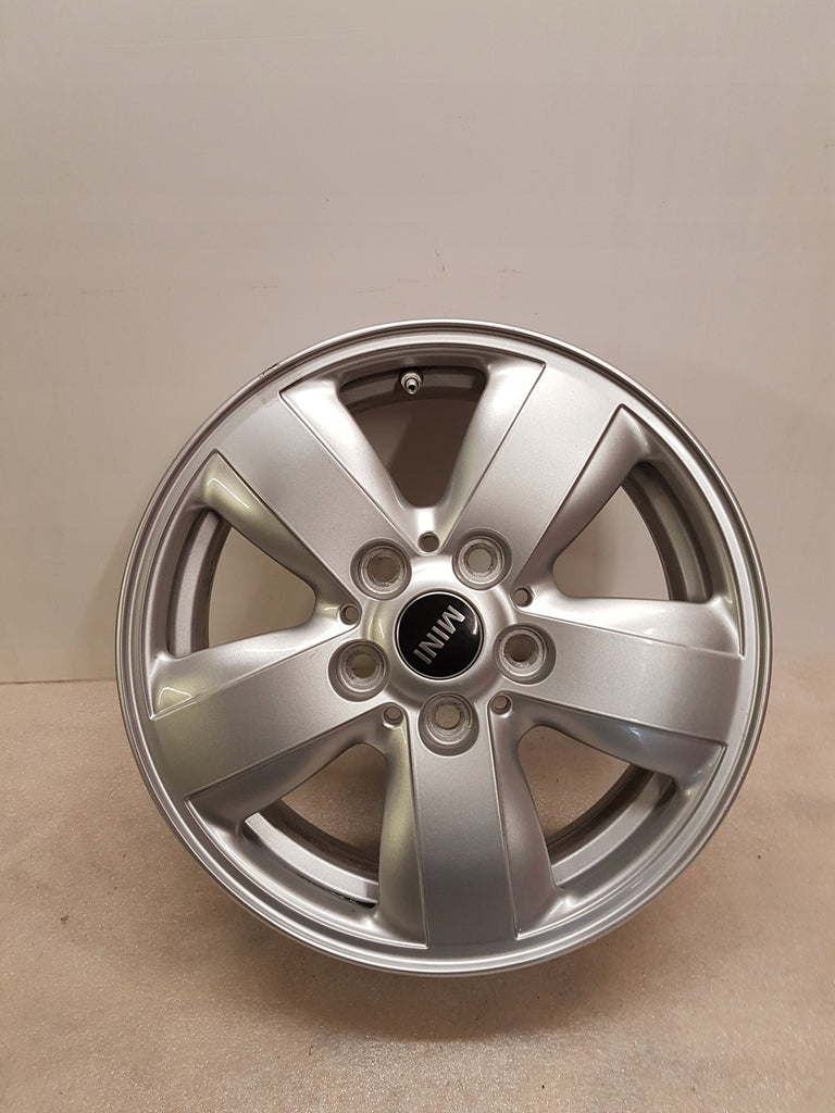 1x Alufelge 15 Zoll 5.5" 5x112 46ET Glanz Silber 6855101 Mini F57 F56 F55