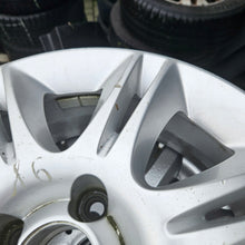 Load image into Gallery viewer, 1x Alufelge 16 Zoll 6.0" 4x100 40ET Glanz Silber Opel Corsa Rim Wheel FEL6631278217ql