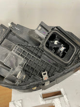 Laden Sie das Bild in den Galerie-Viewer, Frontscheinwerfer Mercedes-Benz Gle A1679069504 260102691R LED Rechts oder Links