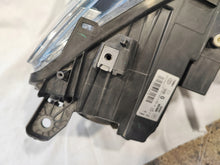 Laden Sie das Bild in den Galerie-Viewer, Frontscheinwerfer Toyota Proace City Verso 9835780680 73278187 Links Headlight SCH3257019554ke