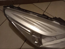 Laden Sie das Bild in den Galerie-Viewer, Frontscheinwerfer Ford Kuga CV44-13W029-AE Rechts Scheinwerfer Headlight