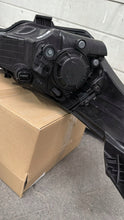 Load image into Gallery viewer, Frontscheinwerfer Hyundai I20 Links Scheinwerfer Headlight SCH7202854532xy
