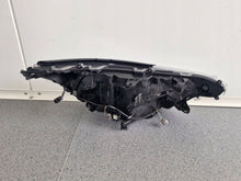 Laden Sie das Bild in den Galerie-Viewer, Frontscheinwerfer Toyota V I Links Scheinwerfer Headlight SCH5200185855so