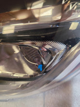 Laden Sie das Bild in den Galerie-Viewer, Frontscheinwerfer Ford Fiesta L1BB-13E015-CE LED Links Scheinwerfer Headlight SCH8323308188pa