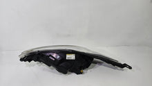 Laden Sie das Bild in den Galerie-Viewer, Frontscheinwerfer Ford Fiesta I VII 1434257174 Rechts Scheinwerfer Headlight SCH2881587922mw