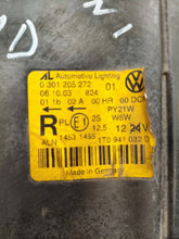 Laden Sie das Bild in den Galerie-Viewer, Frontscheinwerfer VW Touran 0301205272 85122000 Rechts Scheinwerfer Headlight SCH5906883554zv