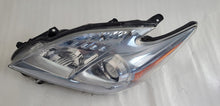 Laden Sie das Bild in den Galerie-Viewer, Frontscheinwerfer Toyota Prius Links Scheinwerfer Headlight SCH3976778810xf