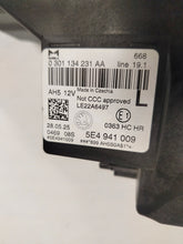 Laden Sie das Bild in den Galerie-Viewer, Frontscheinwerfer Skoda Octavia IV 5E4941009 LED Ein Stück (Rechts oder Links) SCH2538335663sy