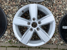 Laden Sie das Bild in den Galerie-Viewer, 1x Alufelge 15 Zoll 6.0&quot; 5x112 5K0071495A Vw Rim Wheel