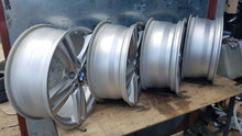 Laden Sie das Bild in den Galerie-Viewer, 1x Alufelge 18 Zoll 7.5" 5x120 45ET Glanz Silber 7845852 BMW 1 F20 Rim Wheel FEL9562190623ov