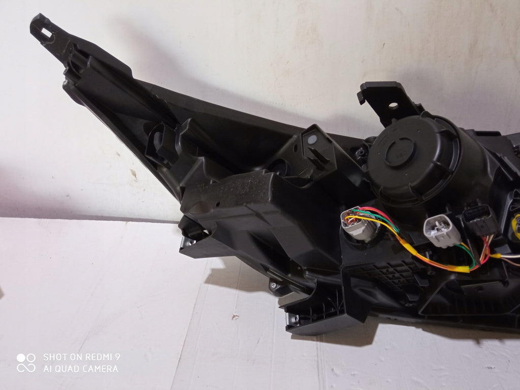 Frontscheinwerfer Mitsubishi Eclipse Cross I 8301D065 LED Rechts oder Links