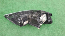 Laden Sie das Bild in den Galerie-Viewer, Frontscheinwerfer Skoda Octavia 1ZL247052-05 Xenon Links Scheinwerfer Headlight SCH3270168110lr